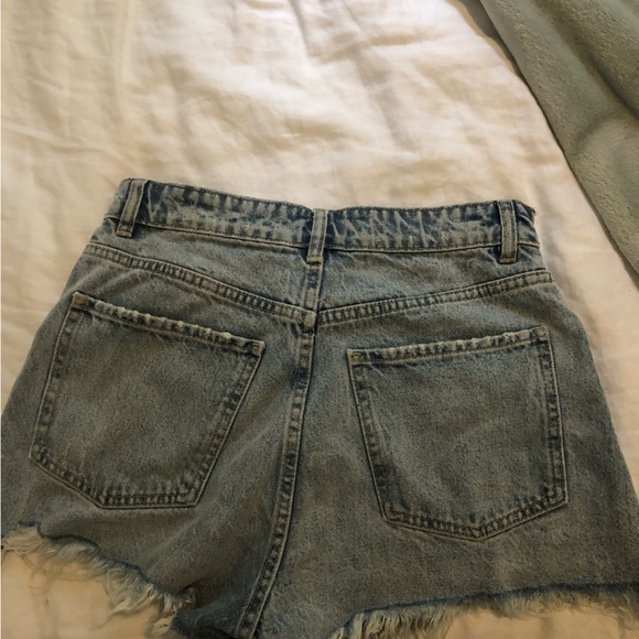 Zara Highwaisted Jean Shorts - Picture 2 of 3